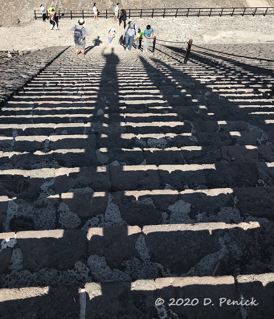 04_Teotihuacan_Pyramid_of_the_Sun_stair_shadow-1.jpg
