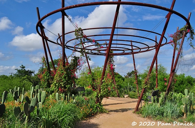 19_Circular_steel_arbor-1.jpg