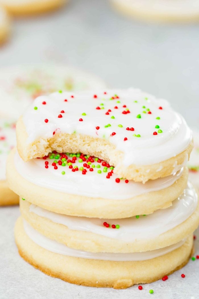 ar-cookies-with-peppermint-royal-icing-10-700x1050.jpg