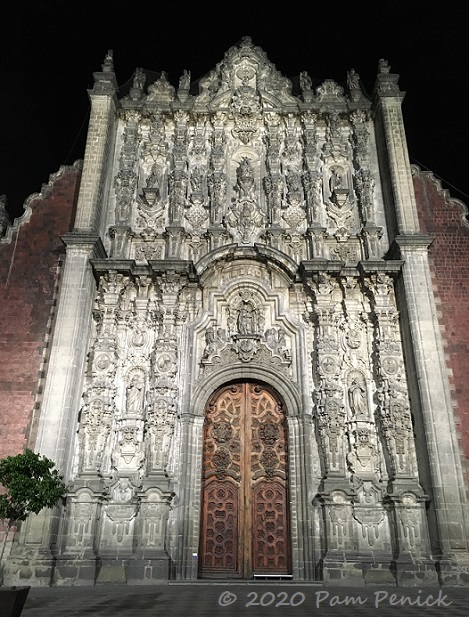 Metropolitan_Cathedral_door.jpg