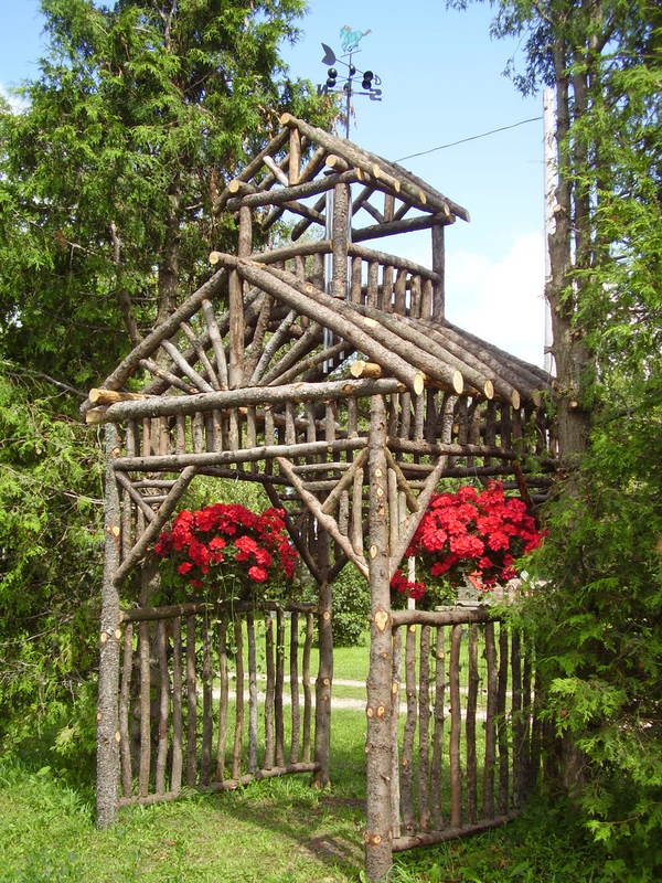 Extreme Birdhouses