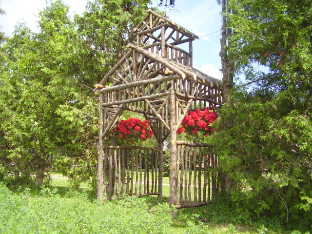 Extreme Birdhouses