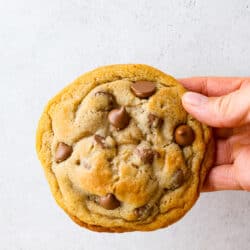 crumbl_coookie-1-250x250.jpg