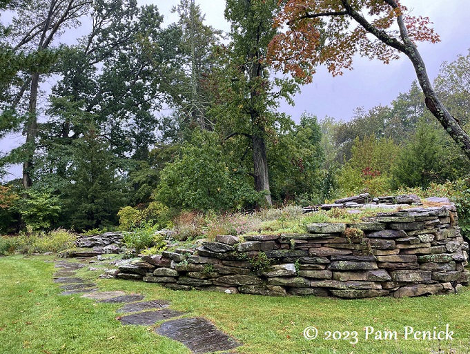 70_Waterfall_stonework.jpg