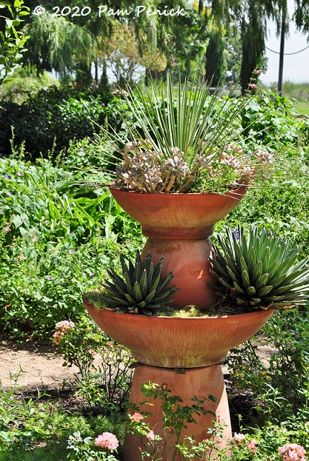 14_Stacked_pots_Agaves.jpg
