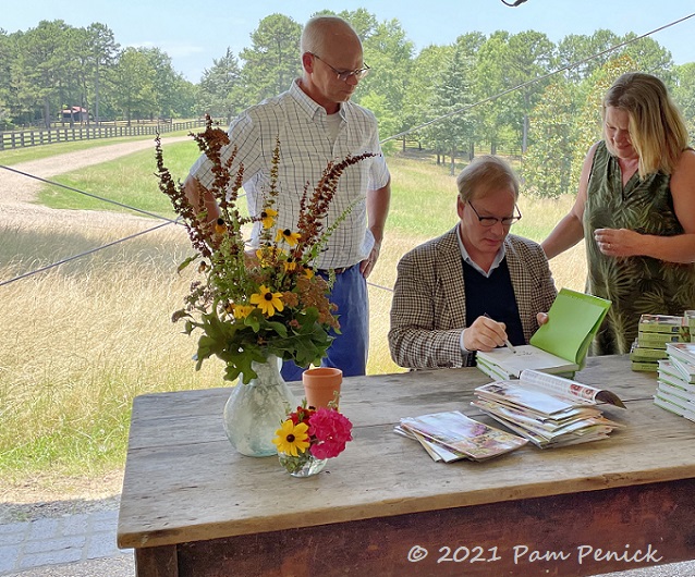 53_P_Allen_Smith_book_signing.jpg
