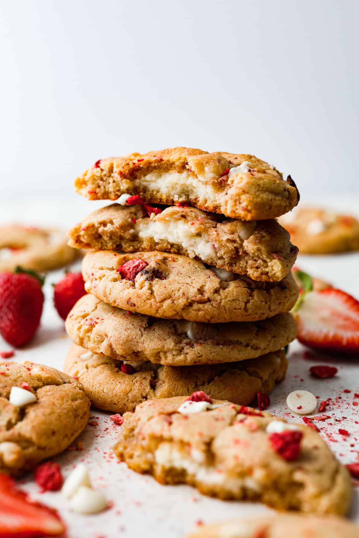 strawberry-cheeseake-cookies-2.jpg