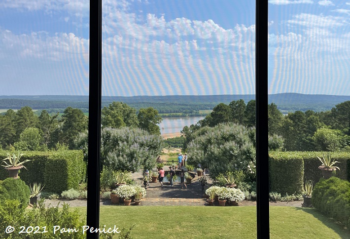 08_Porch_view_Arkansas_River.jpg