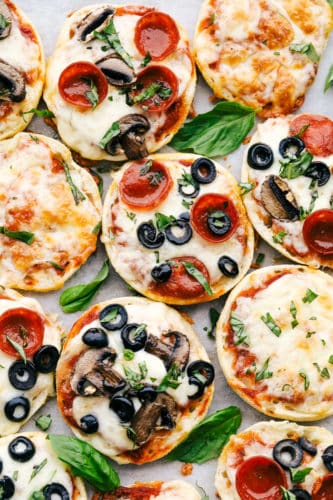 englishmuffinpizzas-333x500.jpg