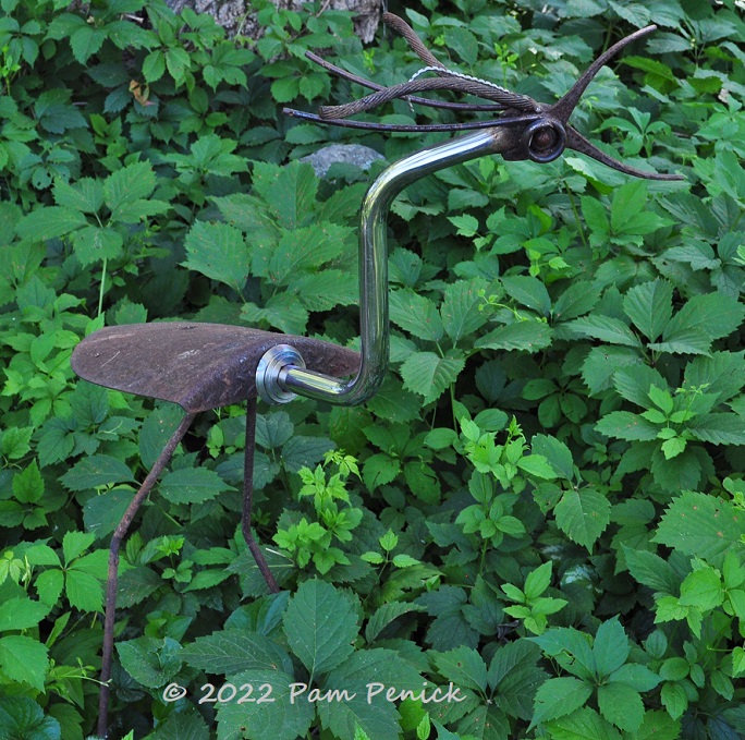 20_Metal_shovel_bird.jpg