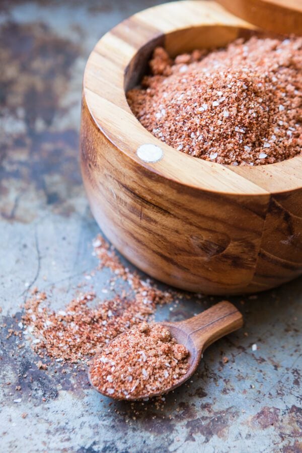 Perfect for beef, chicken and especially pork, this smoky bbq rub is what makes grilling so amazingly delicious. Just dig in!