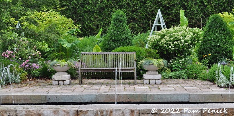 08_Fountain_Bench_Garden.jpg