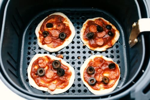 minibiscuitpizzashowto2-500x334.jpg