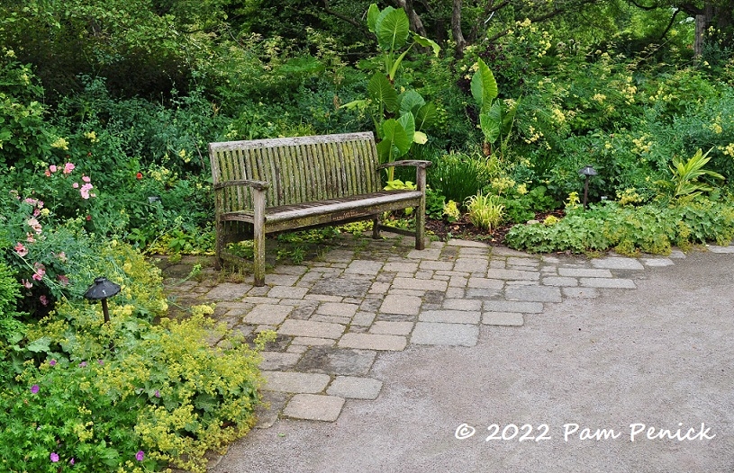11_Golden_garden_bench.jpg