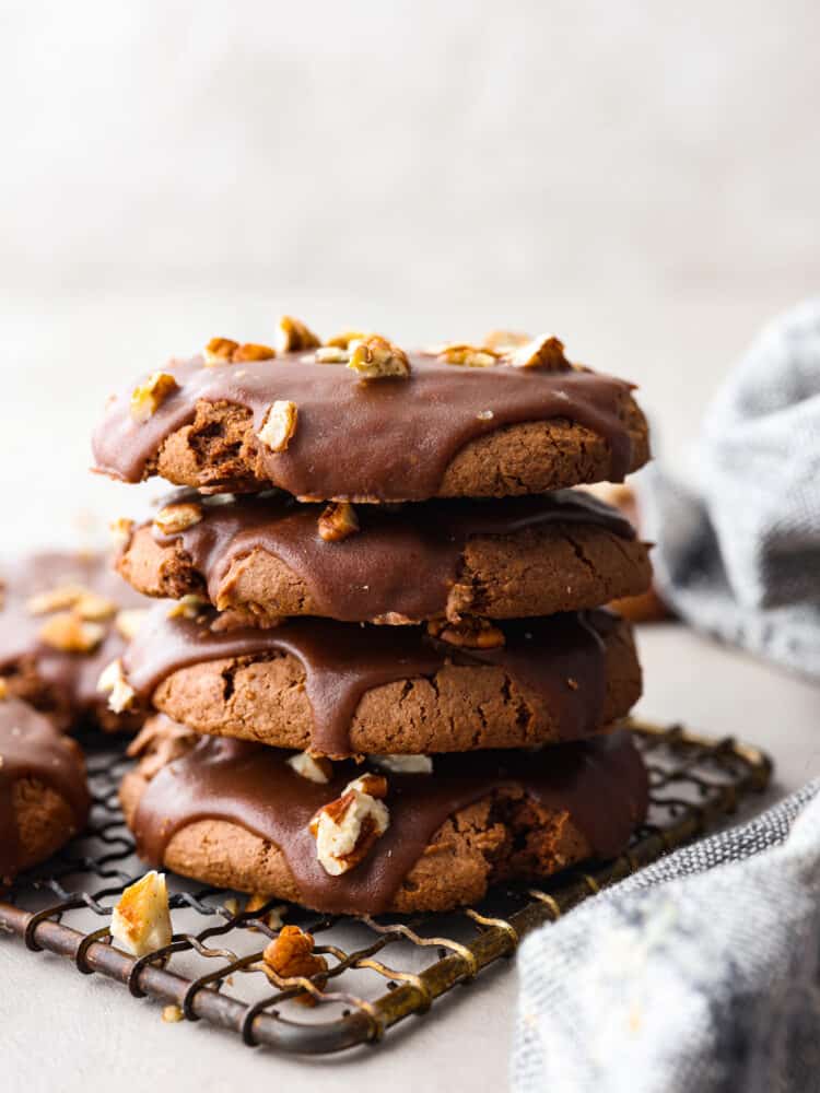 4 cookies stacked on top of each other.