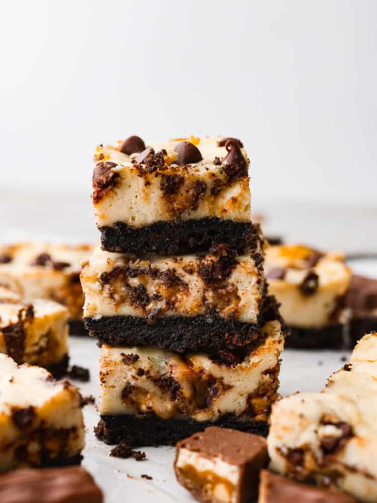 snickerscheesecakebars-1-750x1000.jpg