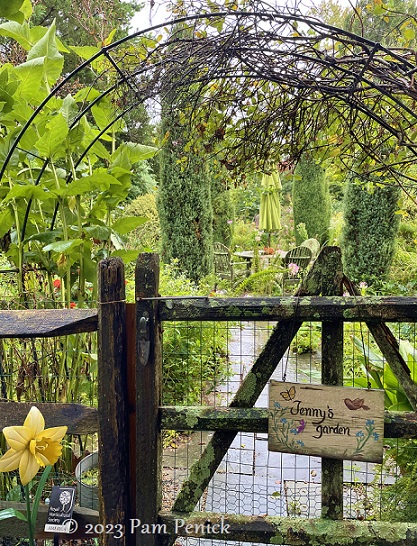 06_Herb_garden_fence.jpg