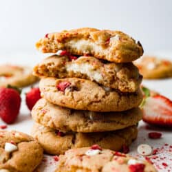 strawberry-cheeseake-cookies-2-250x250.jpg