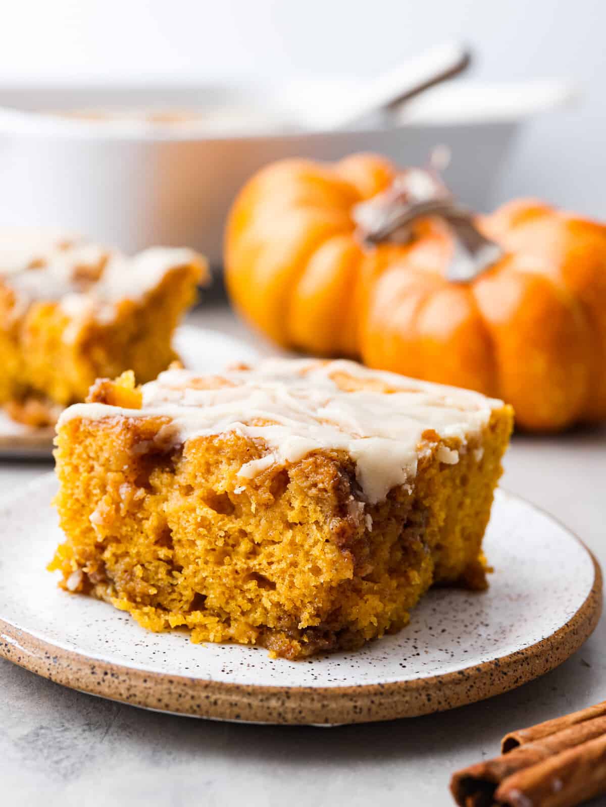 pumpkincinnamonrollcake-4.jpg