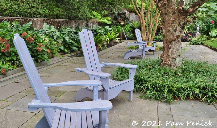 54_Blue_chairs_Walled_terrace.jpg