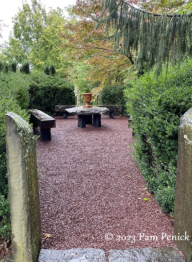 36_Castle_Garden_entrance.jpg