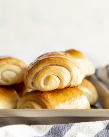 Stack of 2 lion house rolls
