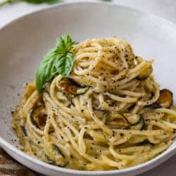 stanley-tucci-pasta-250x250.jpg