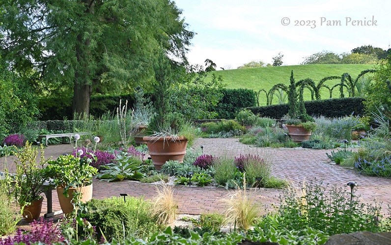 37_Mediterranean_garden.jpg