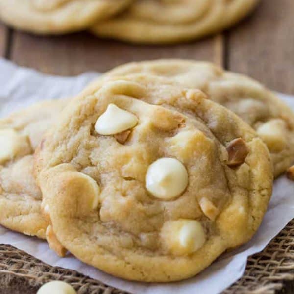 whitechocolatemaccookies-600x600.jpg