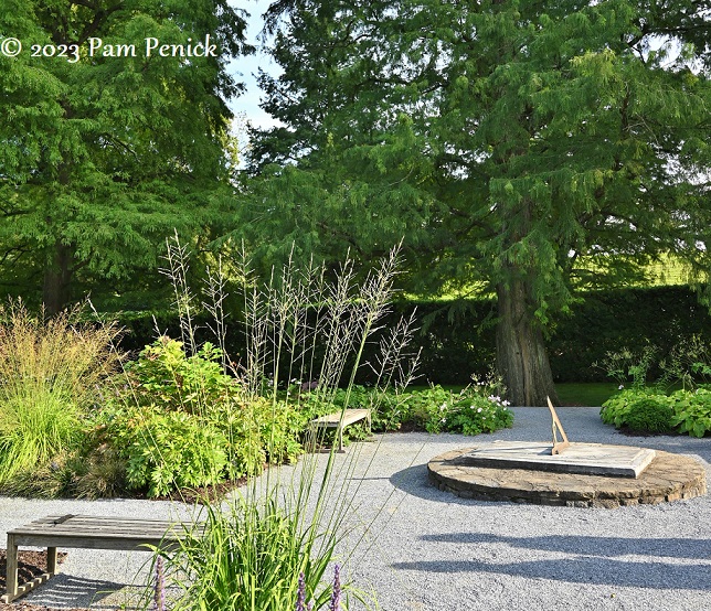 22_Sundial_garden.jpg