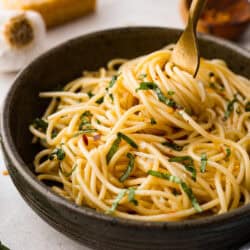 spaghetti-aglio-e-olio-2-250x250.jpg