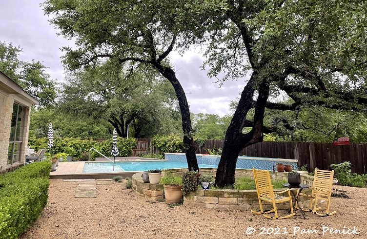 16_Back_yard_gravel_patio_Tree_well.jpg