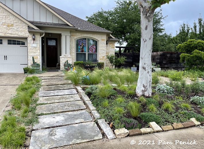 02_Front_yard_garden_Stone_path.jpg