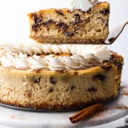 cinnamon-roll-cheesecake-2-1-250x250.jpg