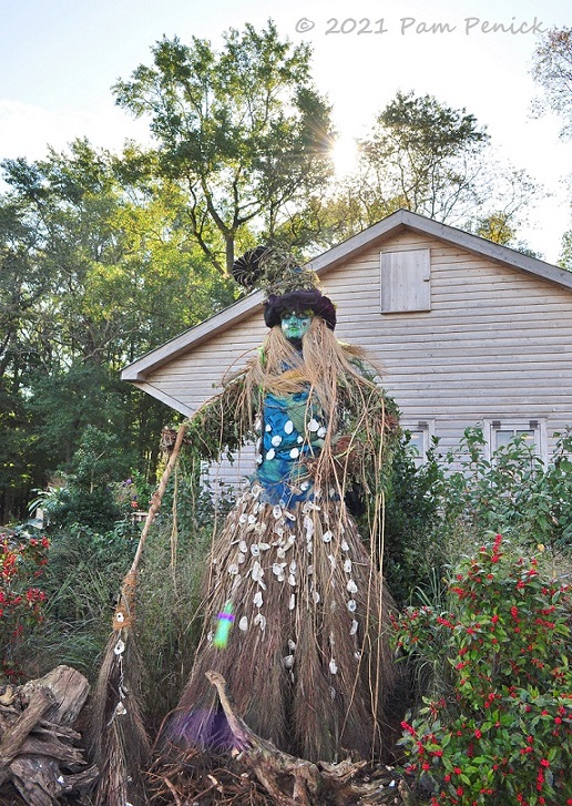 58_Sea_Witch_scarecrow.jpg