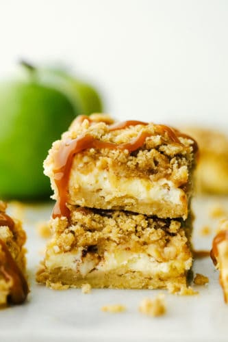 caramelapplecheesecakebars4-333x500.jpg