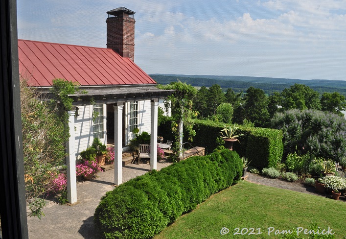 09_Porch_view_Art_studio.jpg