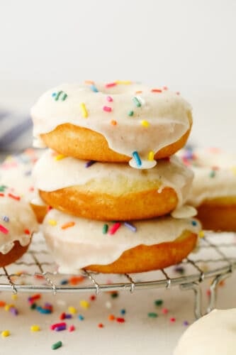 cakedonuts-333x500.jpg