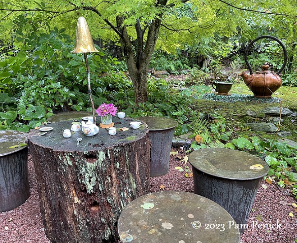 84_Stump_table_teaset_Teapot_fountain.jpg