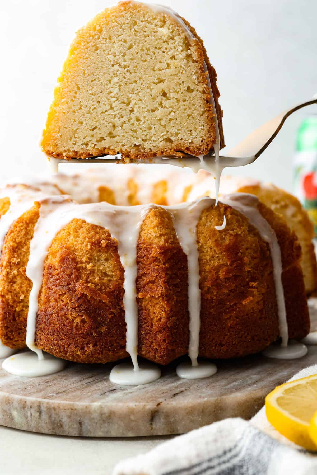 7-up-bundt-cake-.jpg