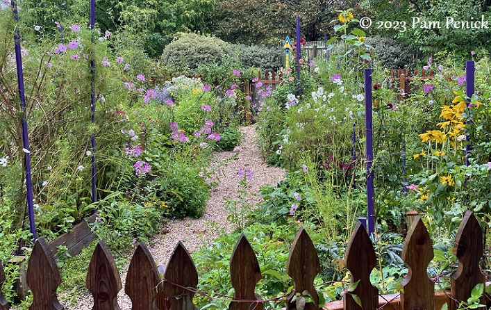 39_Cutting_garden.jpg