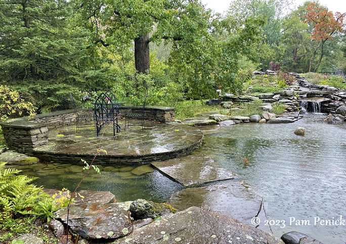 73_Lake_garden_patio.jpg