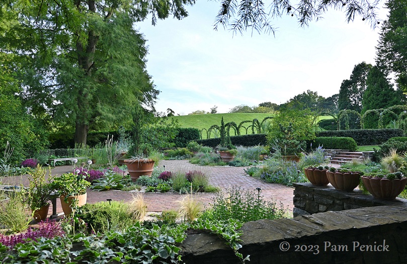 36_Mediterranean_garden.jpg