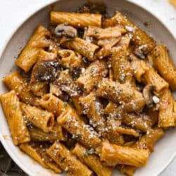 french_onion_pasta-1-250x250.jpg