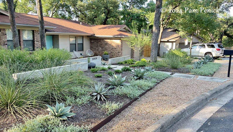 01_Xeriscape_no_lawn_front_garden.jpg