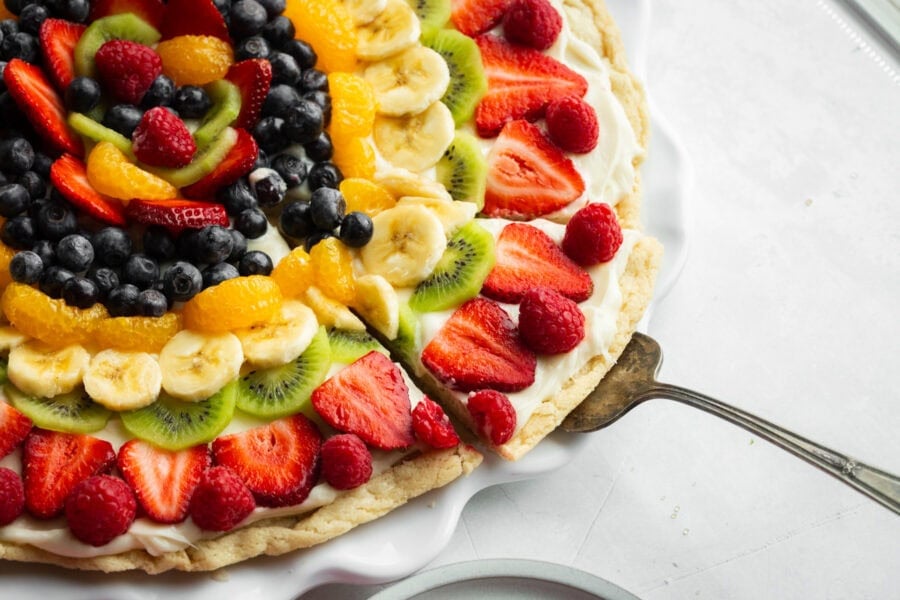 Fruit Pizza with Sugar Cookie Crust Fruit Pizza with Sugar Cookie Crust