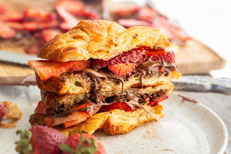 Grilled Strawberry Nutella Croissants Grilled Strawberry Nutella Croissants
