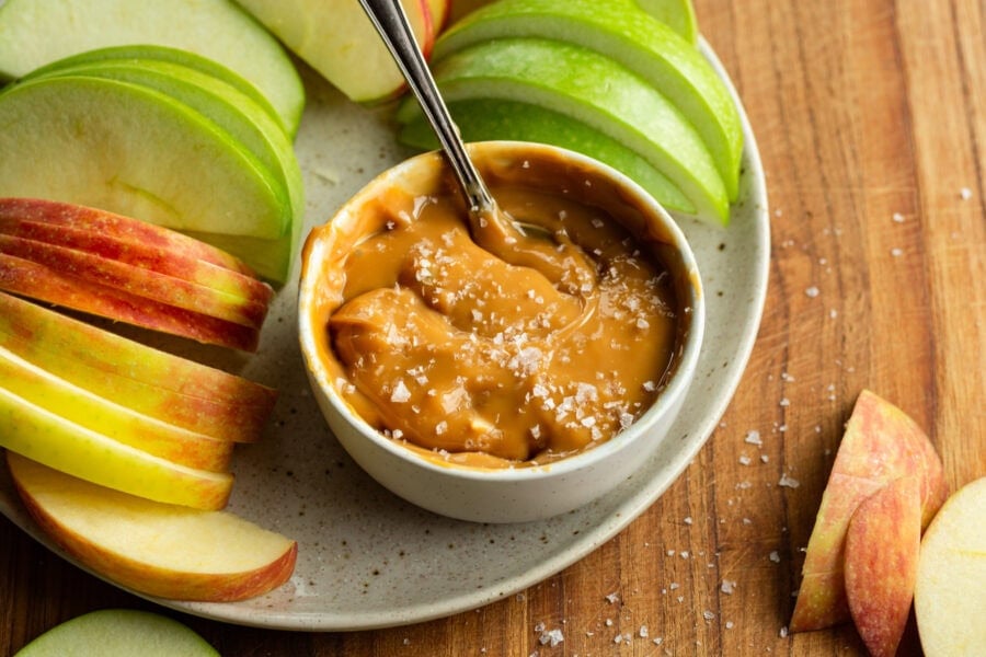 Mom’s Slow Cooker Caramel Sauce (w/ Condensed Milk) Mom’s Slow Cooker Caramel Sauce (w/ Condensed Milk)