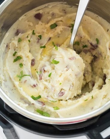 These Instant Pot Mashed Potatoes are an easy side dish for any holiday or weeknight dinner! They are creamy and flavourful and come together so quickly! These Instant Pot Mashed Potatoes are an easy side dish for any holiday or weeknight dinner! They are creamy and flavourful and come together so quickly!