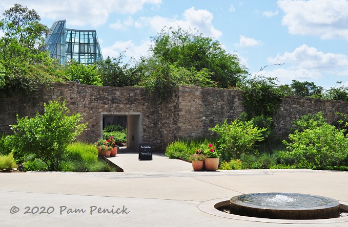 59_Sunken_fountain_Stone_wall_arch_Glasshouse-1.jpg